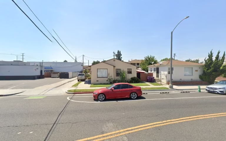 173495 a2 lawn care long beach 1 768x480