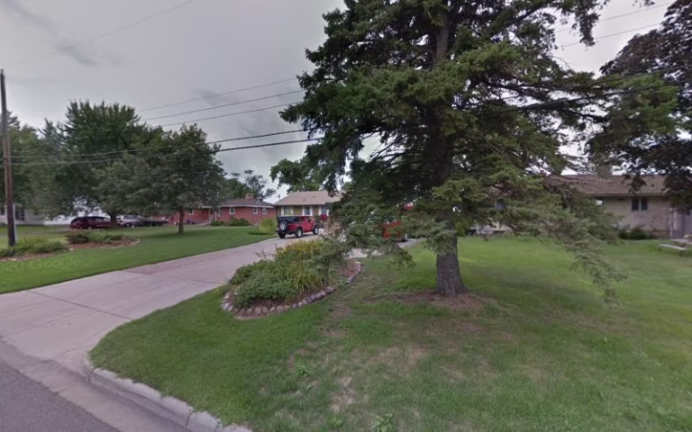 173680 uptown lawn and snow 768x480