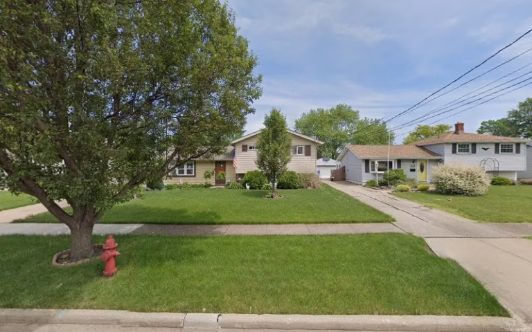 174209 legend lawn care 768x480