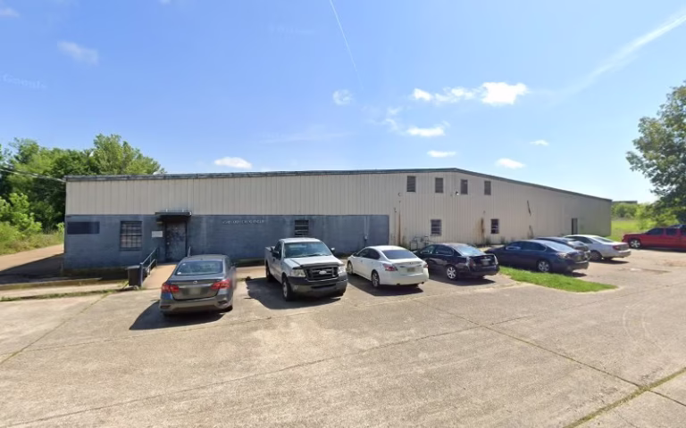 174493 kitchen cabinets factory direct llc 768x480