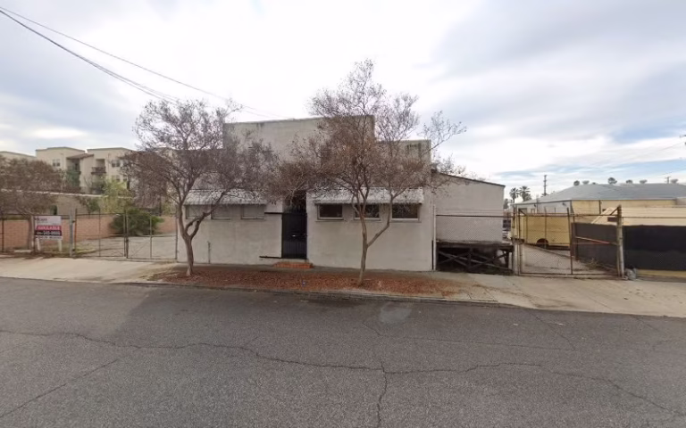 174805 skinnys custom cabinets 1 768x480