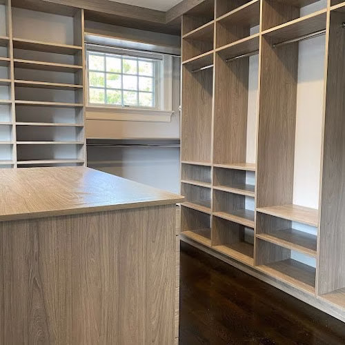 175152 the closets guy