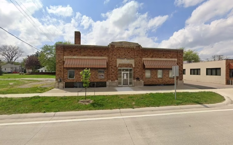 175580 r d kitchen interiors 1 768x480