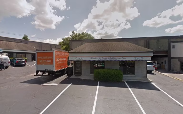 175637 springhill kitchen bath 1 768x480