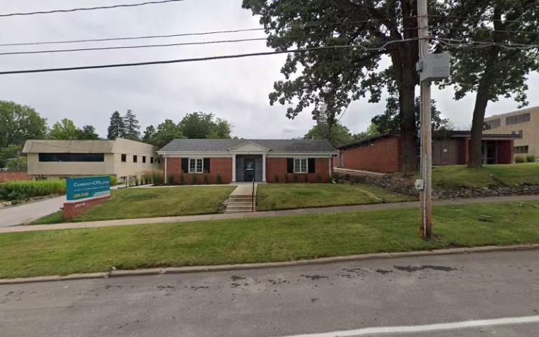 176162 sparkle commercial cleaning services 1 768x480