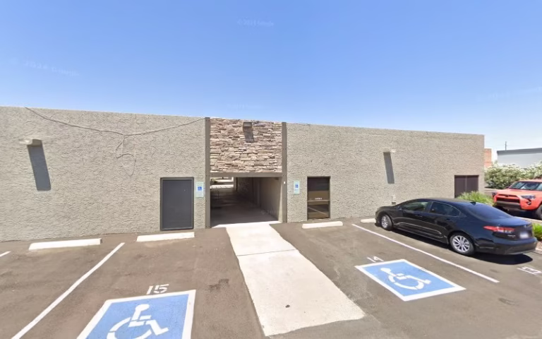 184023 struktur studio llc 768x480