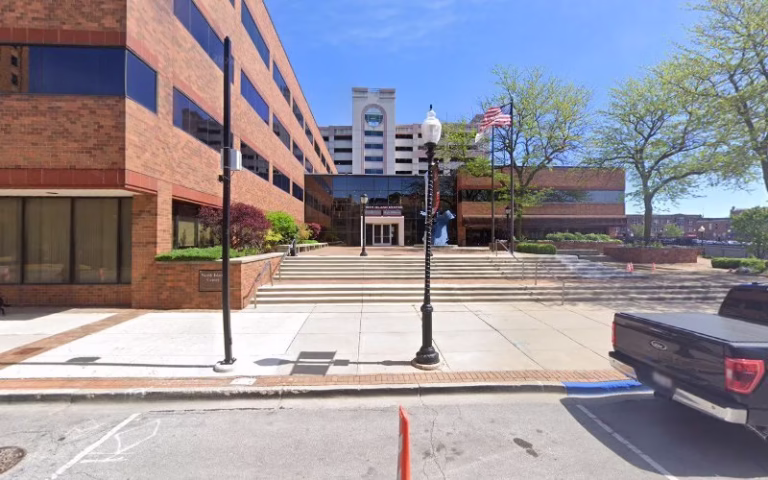 186519 lindsay associates inc 768x480