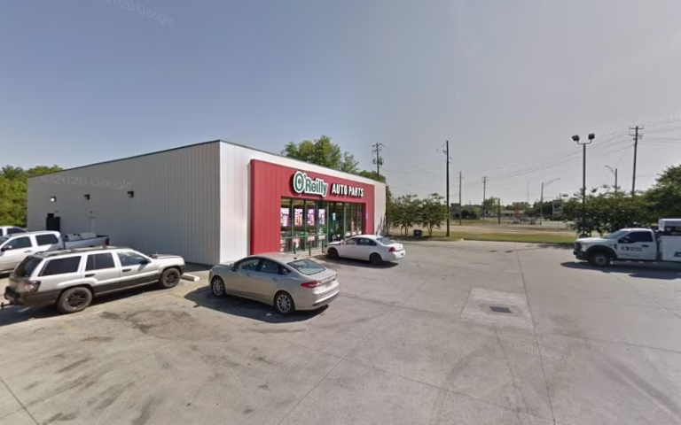 187393 little hauling construction 768x480