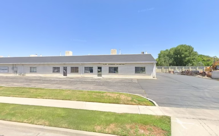 187432 cliff johnson excavating 768x480