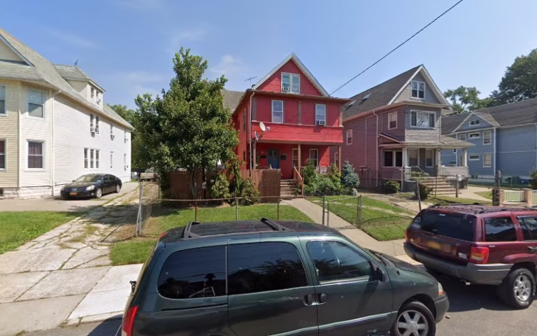 188945 l m lawn care maintenance 1 768x480