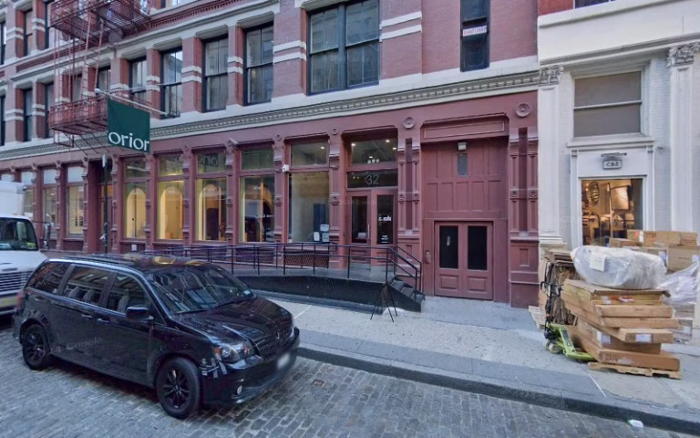 188952 hmwhite 768x480