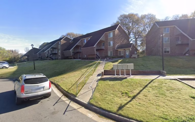 189137 miles landscaping and pressure washing 768x480