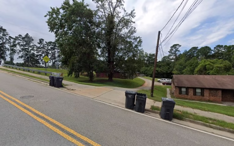 189499 gateway lawns 768x480