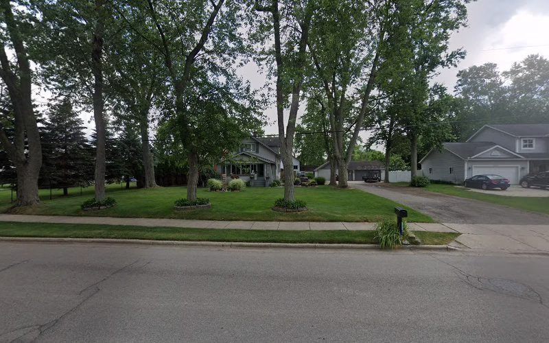 189565 toms all seasons lawn care snowplowing 1