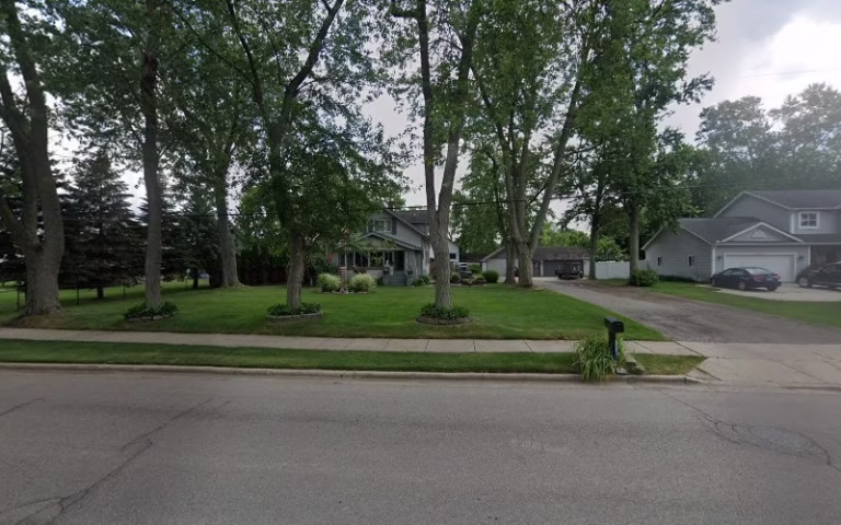 189565 toms all seasons lawn care snowplowing 768x480