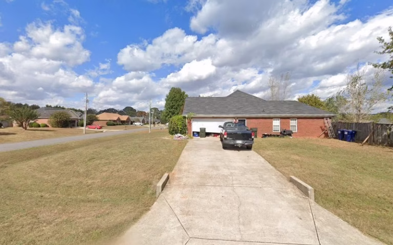 189810 trinity lawn care 768x480