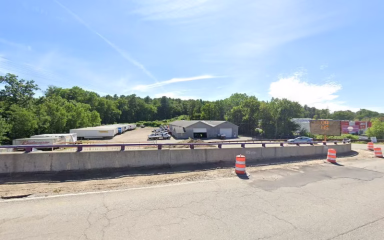 190180 four paws lawn care 768x480