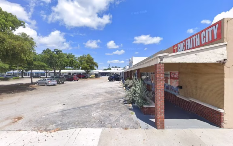 190864 the lawntech 768x480