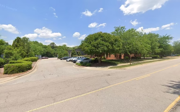 191005 epm lawn care 768x480