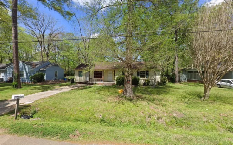 191201 north jackson lawn and home 768x480