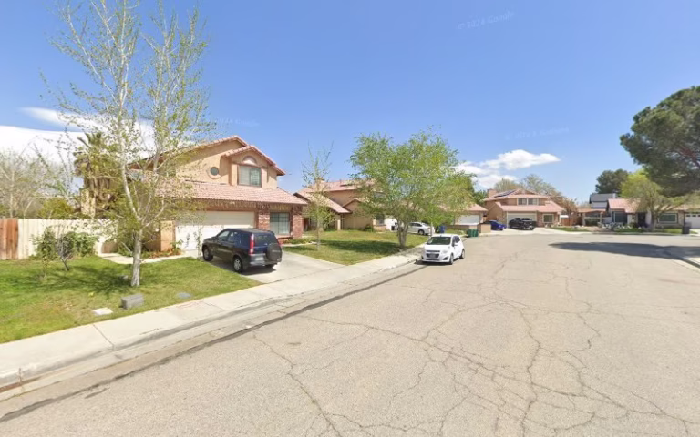 191335 lucky lawn service 768x480