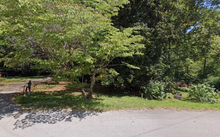 191415 prestige lawn care maintenance 1 768x480