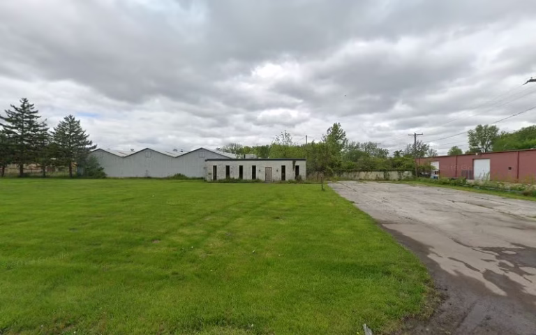 192302 pine river deck fence 768x480