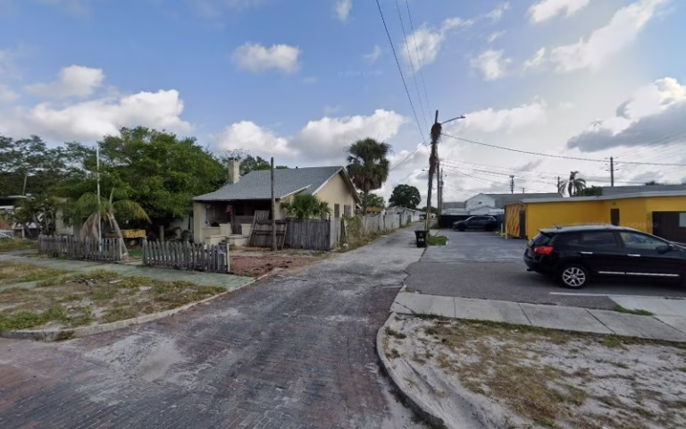 192469 upright fence 1 768x480