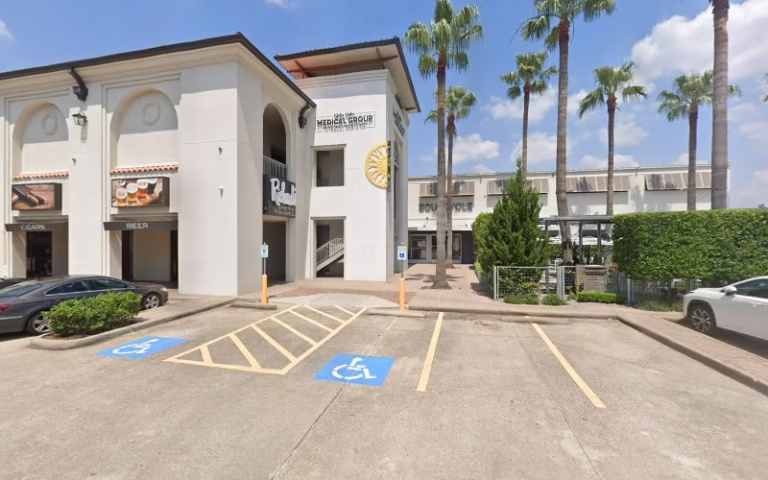 193898 water damage restoration houston 768x480