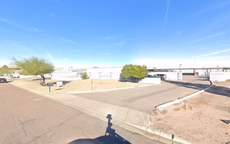 197509 sparkly cleaners 768x480