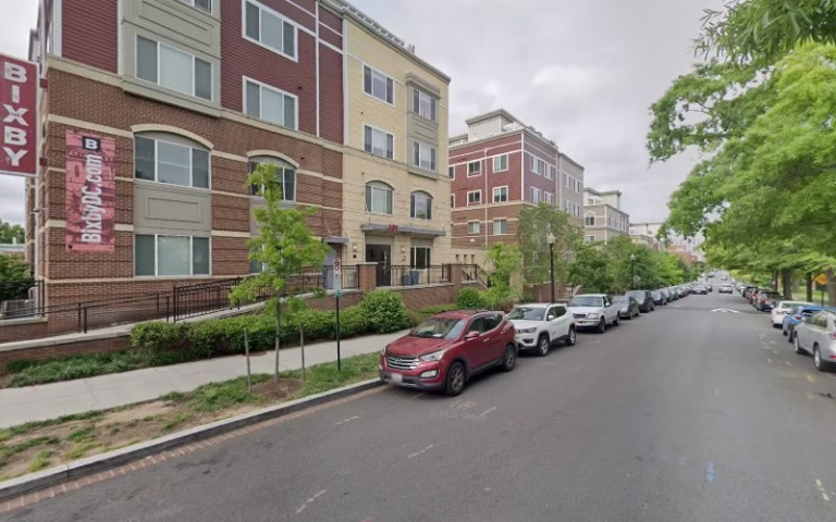 199232 electrician pros 768x480