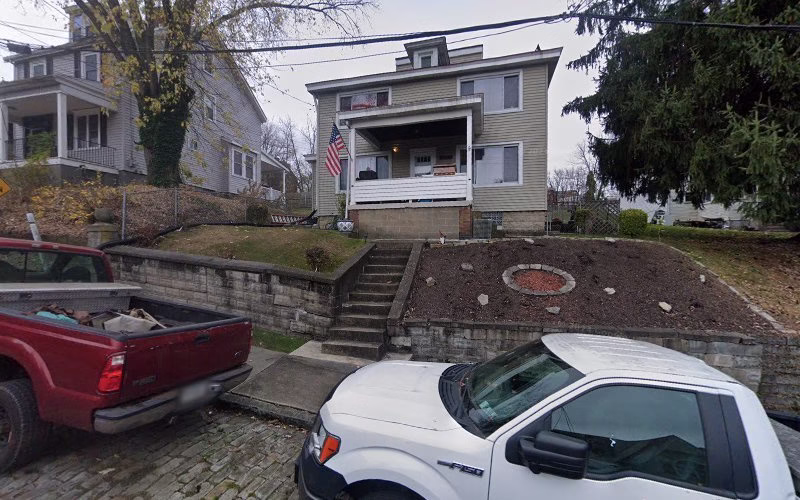 203054 roots lawn service 1