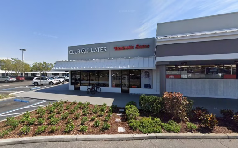 203709 bee green lawn care 768x480