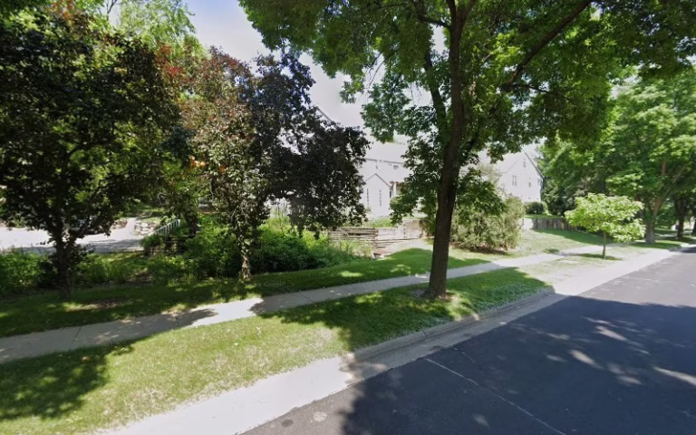 203801 badger lawns and landscape 768x480