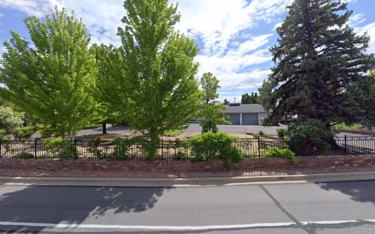 204074 mr hardscape and lawn maintenance 768x480