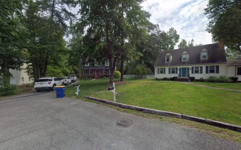 204474 colonial lawn care 1 768x480