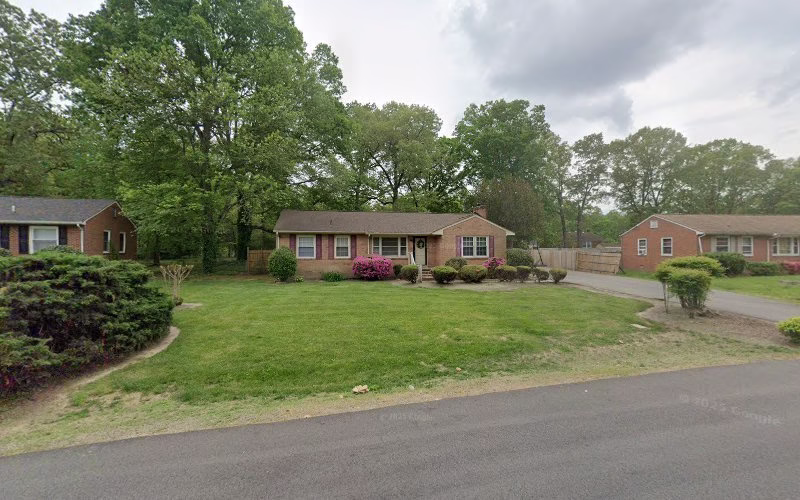 204489 bee kynd lawn kare 1