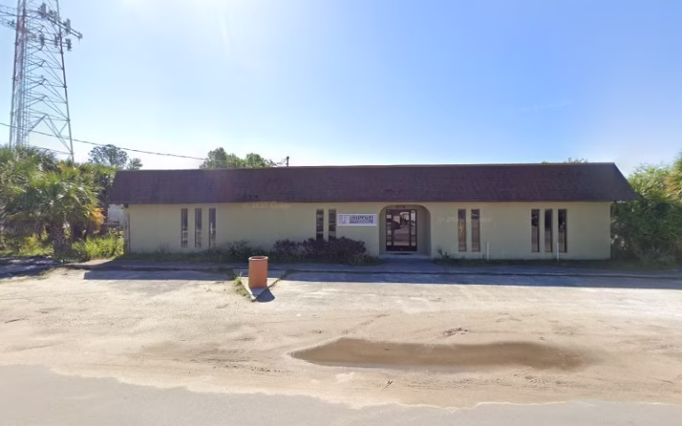 211619 r j bernath hardwood flooring 768x480