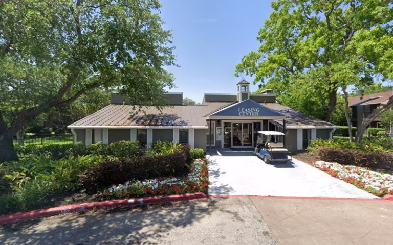 216839 alvarez landscaping 768x480