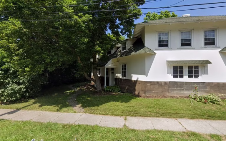 217363 phillips lawn care 768x480