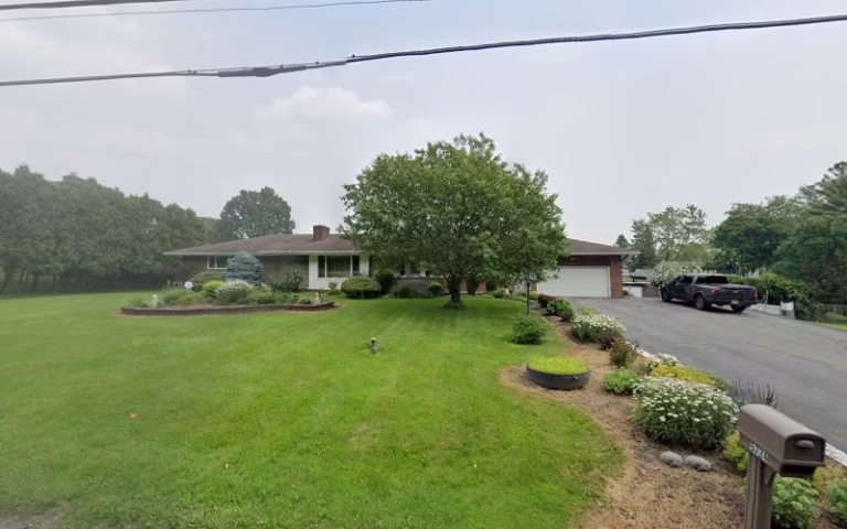 217395 di raddos lawn landscape 768x480