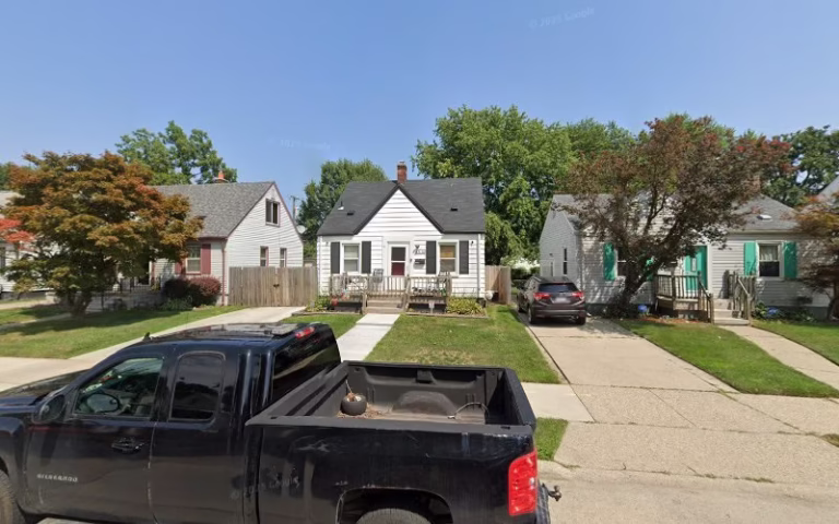 217950 valenti lawn care llc 768x480