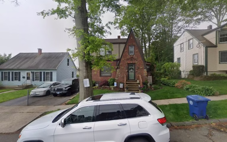 218260 signature lawn care property maintenance llc 768x480