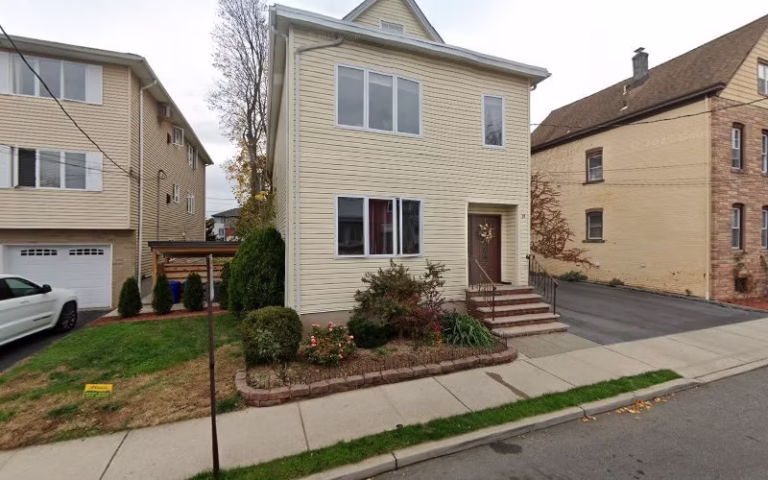 218325 tiger pops lawn maintenance 1 768x480