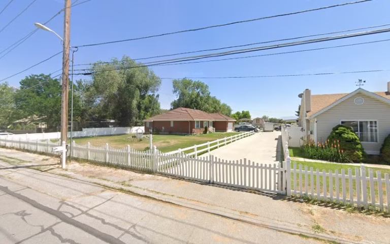 223549 riverside vinyl 768x480