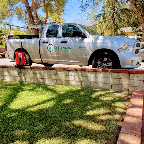 226296 la canada pest inc