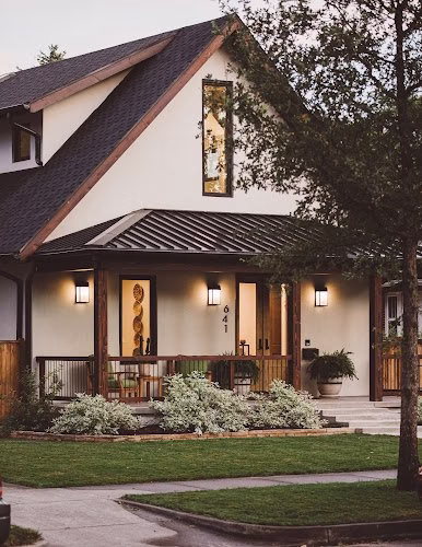 226619 black timber builders