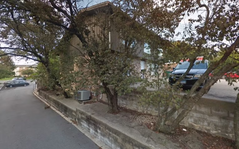 227460 cox len sons excavating truck 768x480