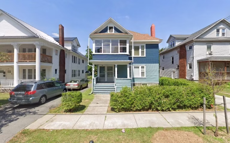 230563 jennis master carpenter 768x480