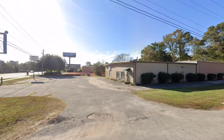 230689 daves custom cabinets 1 768x480